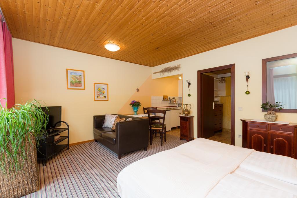 Appartementhaus Witzmann Bad Voeslau Extérieur photo